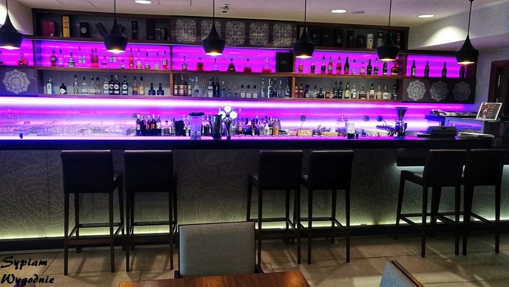 DoubleTree by Hilton Kraków - bar