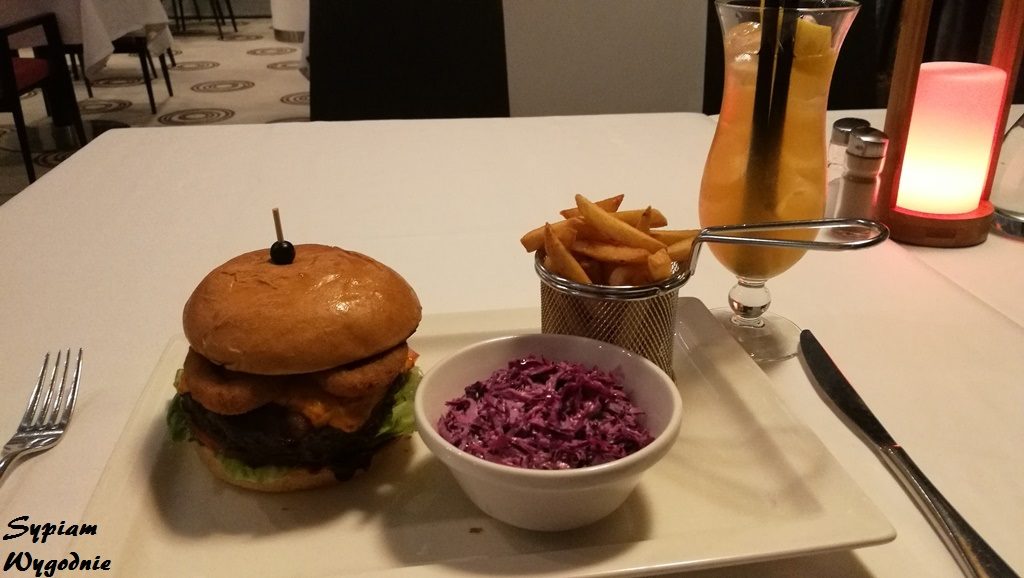 DoubleTree by Hilton Łódź - burger